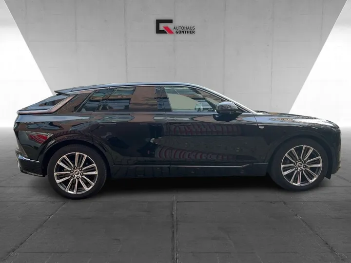 Cadillac LYRIQ