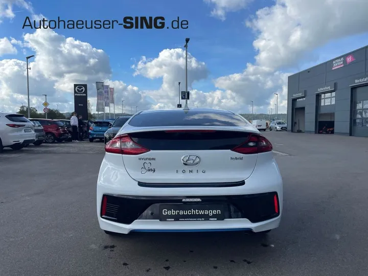 Hyundai IONIQ