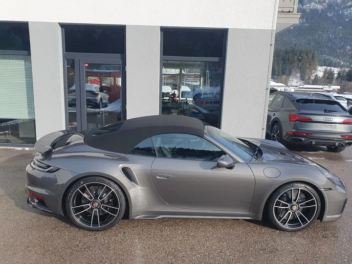 Porsche 992