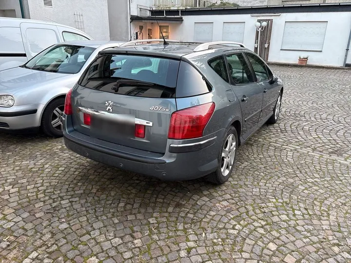 Peugeot 407