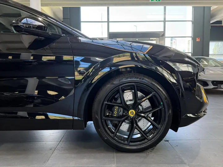 Lotus Eletre
