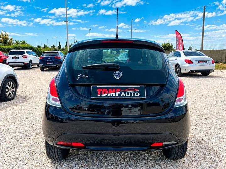 Lancia Ypsilon
