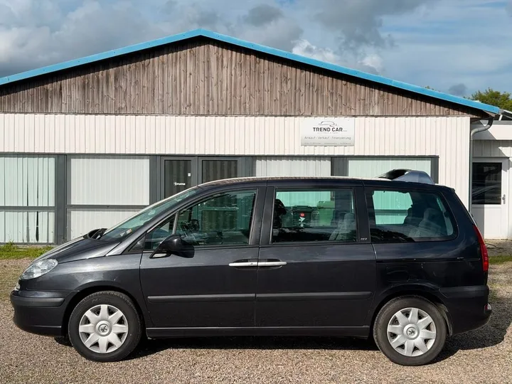 Peugeot 807