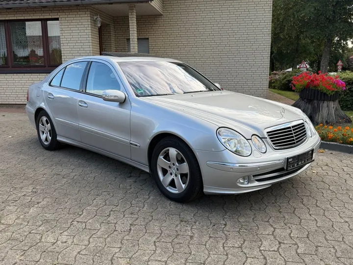 Mercedes-Benz E 240