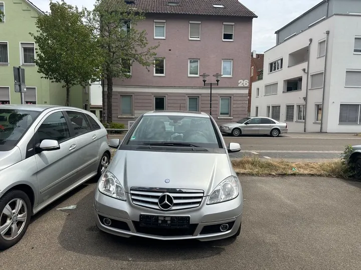 Mercedes-Benz A 180