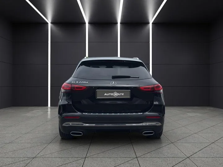 Mercedes-Benz GLA 220