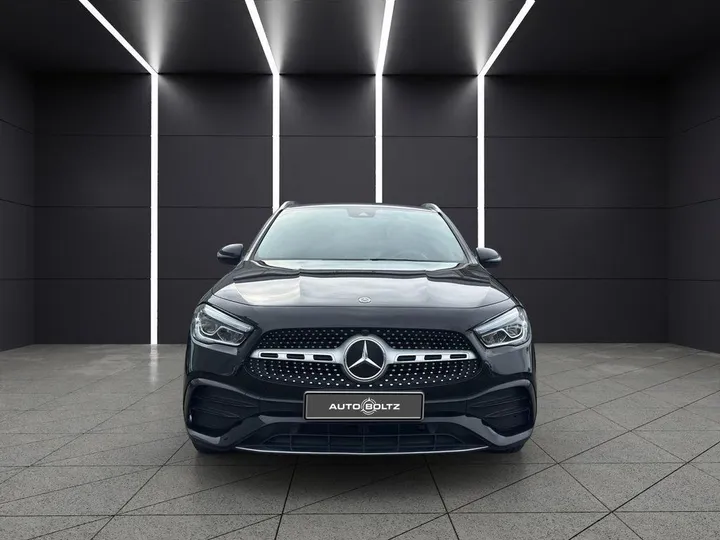 Mercedes-Benz GLA 220