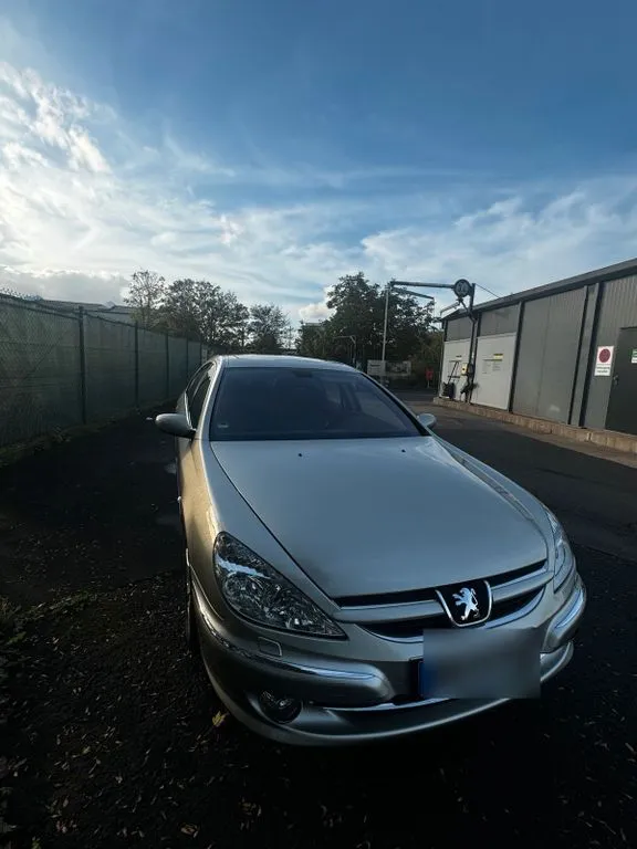 Peugeot 607