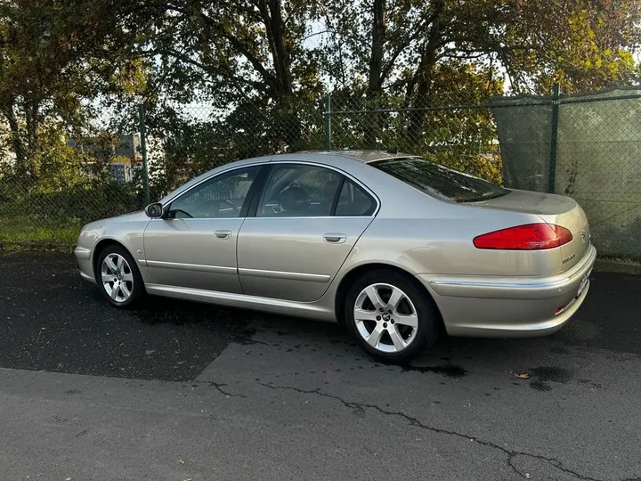 Peugeot 607