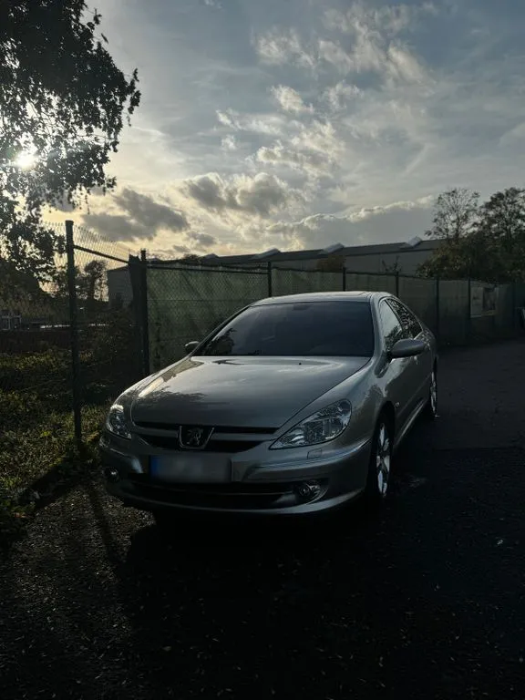 Peugeot 607