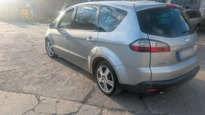 Ford S-Max