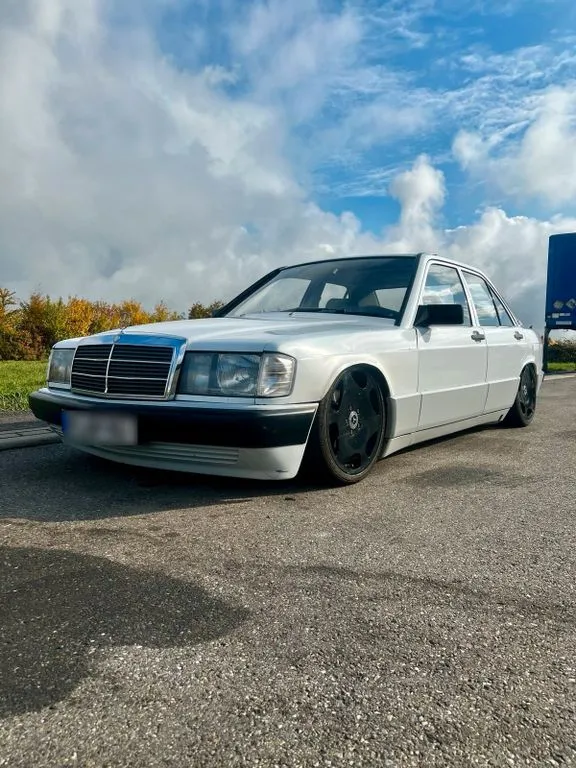 Mercedes-Benz 190