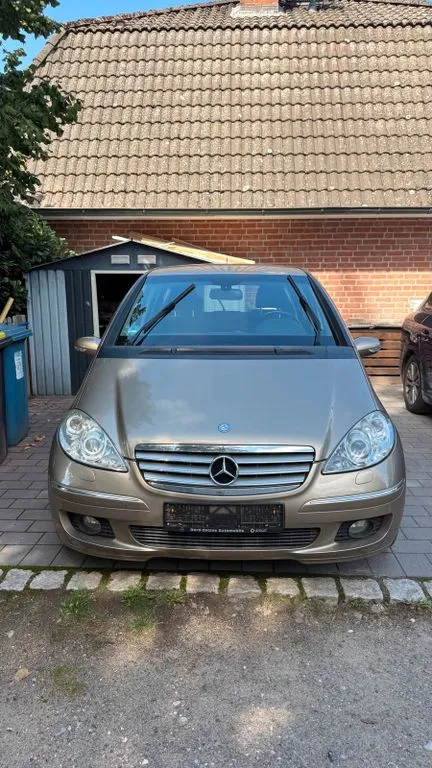 Mercedes-Benz A 200
