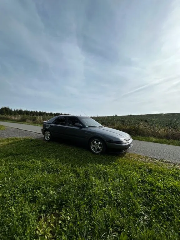 Mazda 323