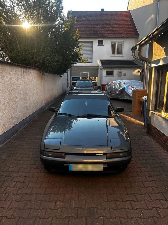 Mazda 323