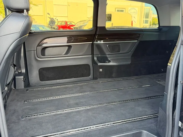 Mercedes-Benz V 250