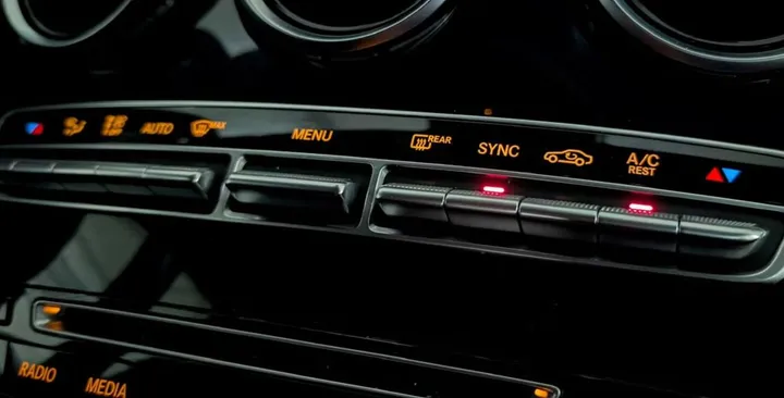 Mercedes-Benz C 220