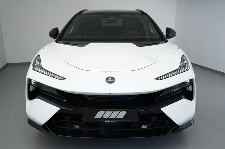 Lotus Eletre