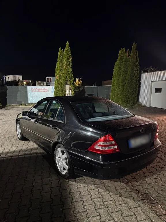 Mercedes-Benz C 180