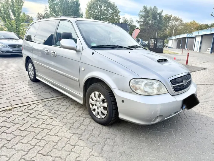 Kia Carnival