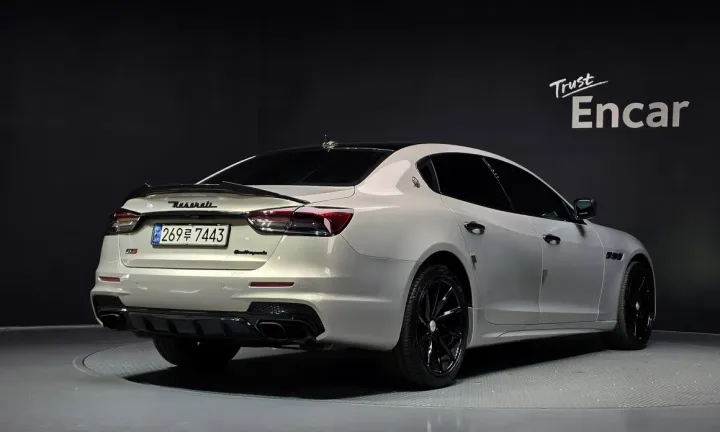 Maserati Quattroporte