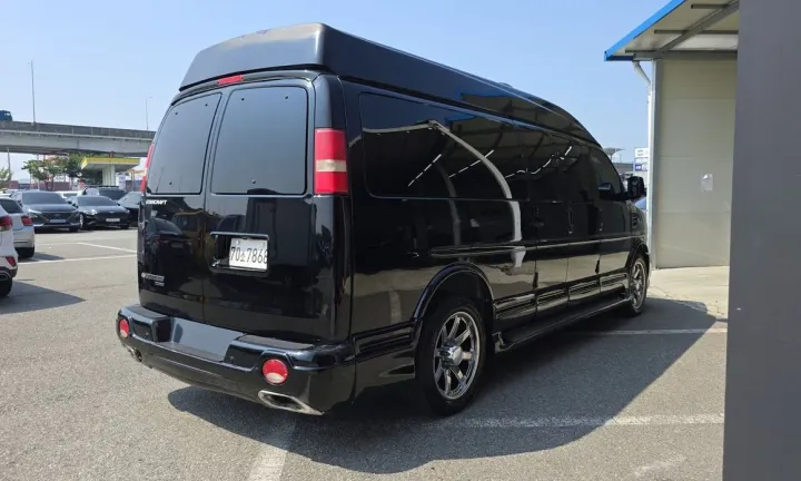 Chevrolet Express Van