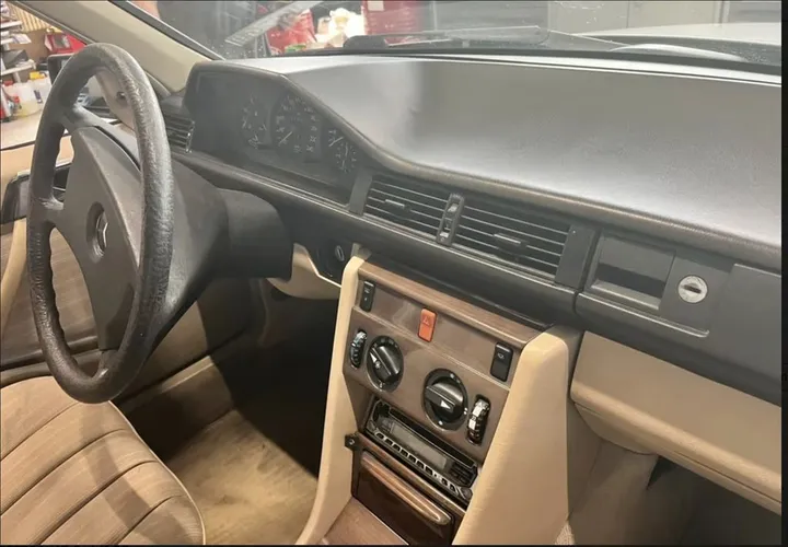 Mercedes-Benz E 260