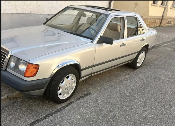 Mercedes-Benz E 260