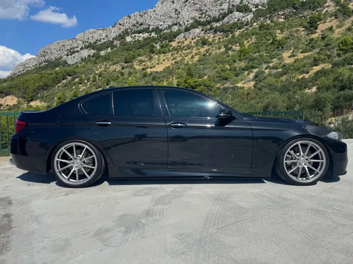 BMW 550