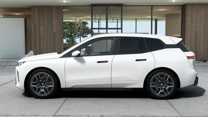 BMW iX