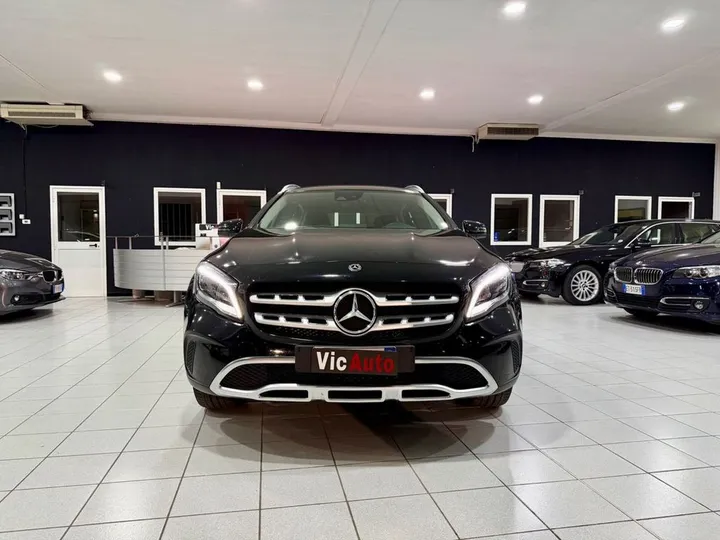 Mercedes-Benz GLA 200