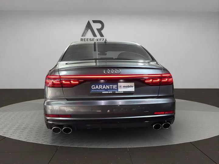 Audi S8