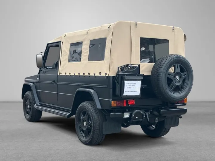 Mercedes-Benz G 230