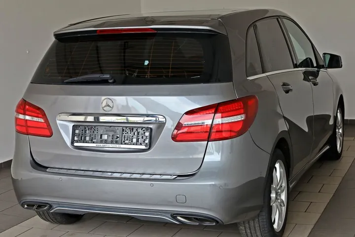 Mercedes-Benz B 220