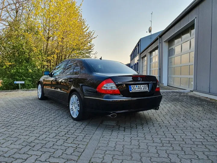 Mercedes-Benz E 320
