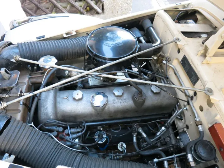 Mercedes-Benz 220