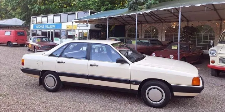 Audi 100