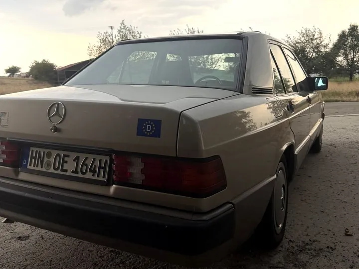 Mercedes-Benz 190