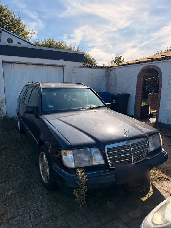 Mercedes-Benz E 200