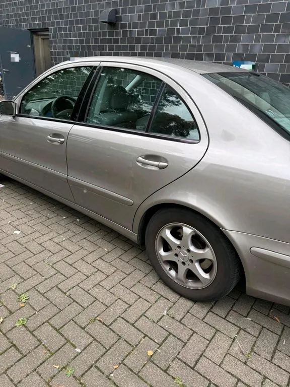 Mercedes-Benz E 280