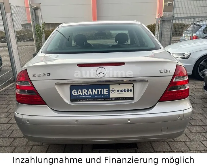 Mercedes-Benz E 220