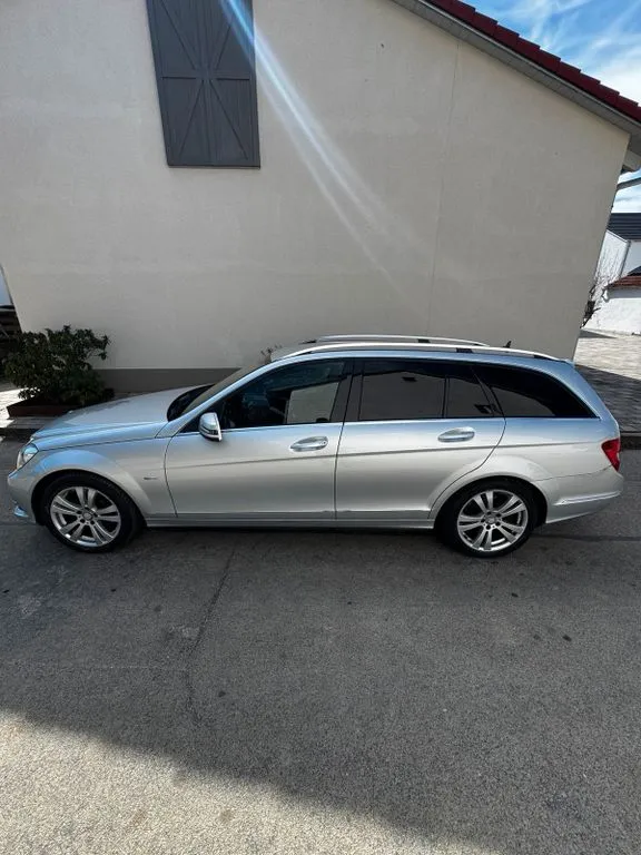 Mercedes-Benz C 220