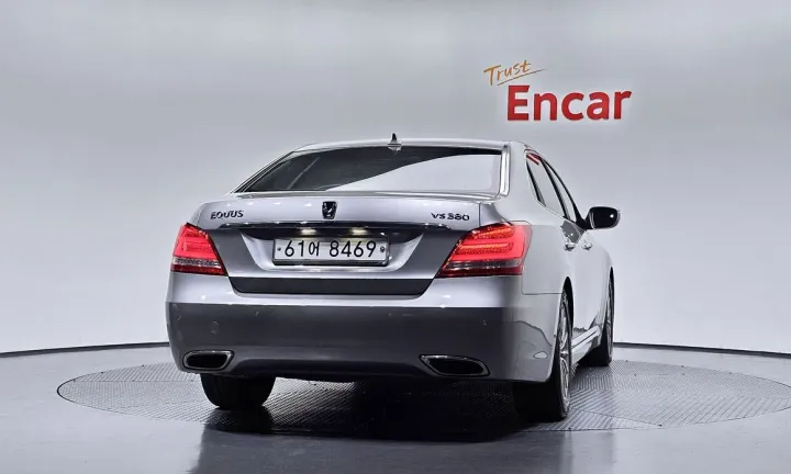 Hyundai Equus