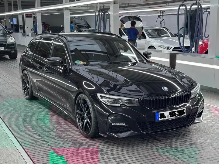 BMW 320