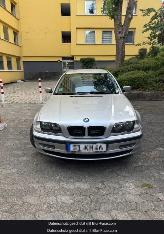 BMW 320