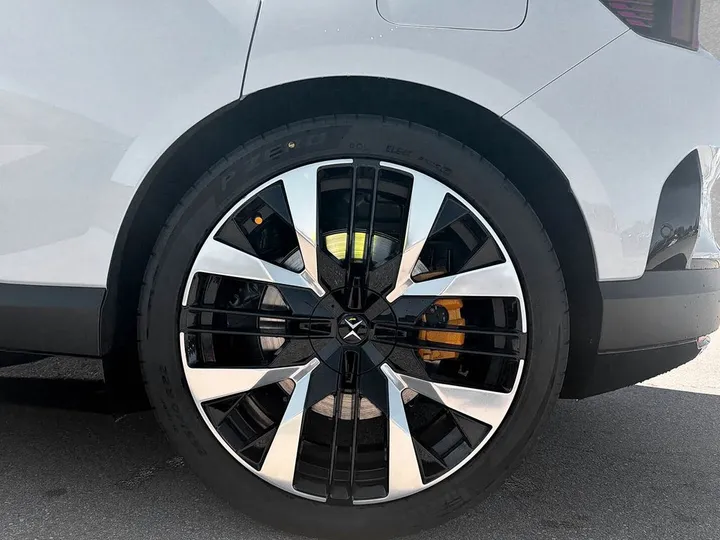 Polestar 4