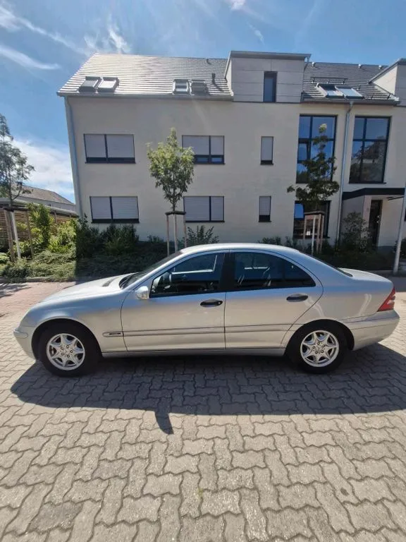 Mercedes-Benz C 180