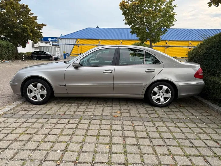 Mercedes-Benz E 320
