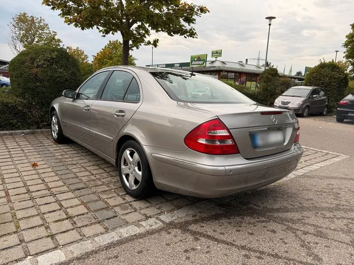 Mercedes-Benz E 320