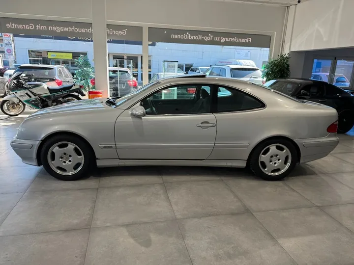 Mercedes-Benz CLK 200